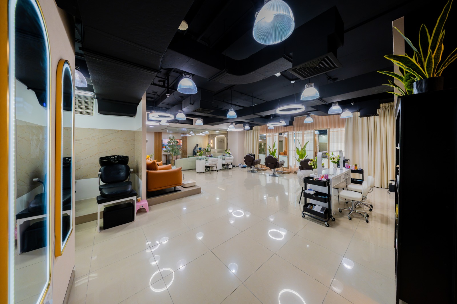 LACE salon floor