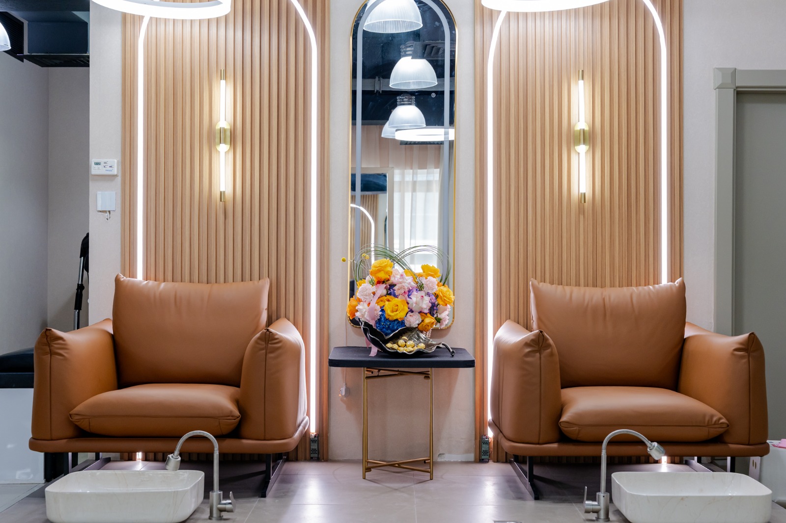 LACE salon chairs